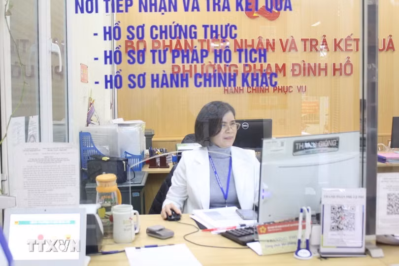 Với chính quyền hai cấp, người dân chỉ còn hai lựa chọn đơn vị cung cấp dịch vụ công là cấp xã hoặc cấp tỉnh. (Ảnh minh họa: Nguyễn Thắng/TTXVN)
