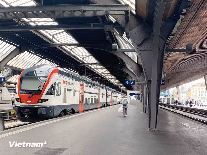Đường sắt tốc độ cao Bắc-Nam sẽ dùng vốn ngân sách Nhà nước để đầu tư, không lệ thuộc vào vốn nước ngoài. (Ảnh: PV/Vietnam+).