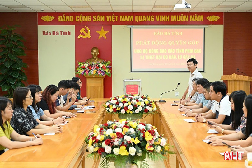 Tổng Biên tập Báo Hà Tĩnh Nguyễn Công Thành phát động ủng hộ, đồng thời định hướng thêm một số nội dung trong công tác truyền thông về thiên tai, bão lũ.