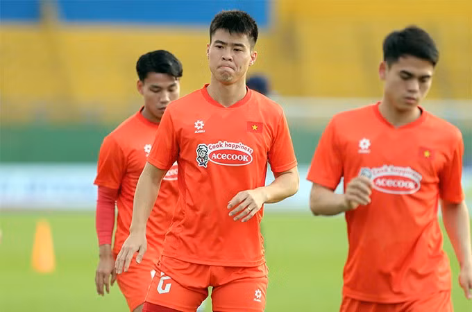 Duy Mạnh, Văn Thanh, Văn Khang nhiều khả năng sẽ đá chính ở trận gặp Campuchia - Ảnh: Quốc An.