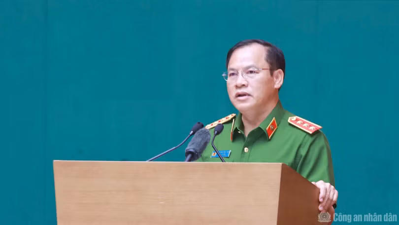Thứ trưởng Nguyễn Văn Long phát biểu tại buổi gặp mặt.