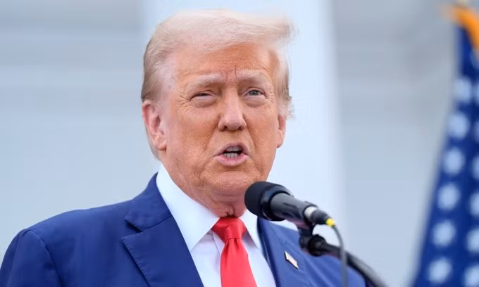 Ông Donald Trump phát biểu trong cuộc họp báo ở bang New Jersey ngày 15/8. Ảnh: AP