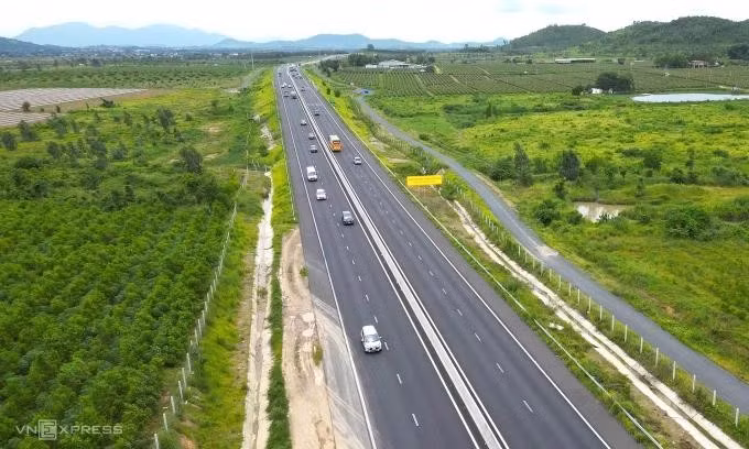 Cao tốc Dầu Giây - Phan Thiết, một trong các đoạn sẽ thu phí từ 2/3. Ảnh: Việt Quốc