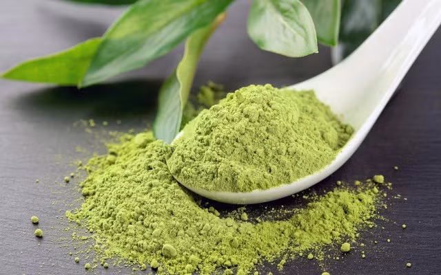 Matcha làm từ trà xanh có đặc tính giảm căng thẳng mạnh mẽ.