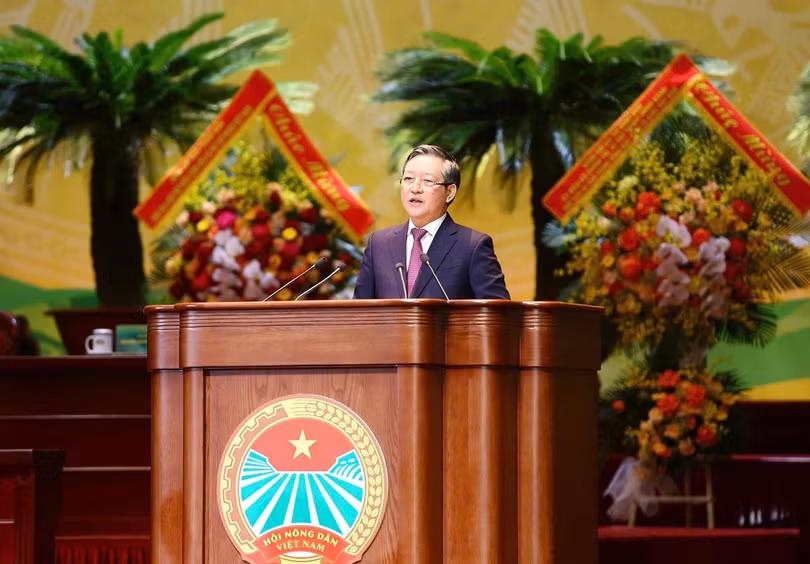 Ông Lương Quốc Đoàn, Ủy viên Trung ương Đảng, Chủ tịch Ban chấp hành Trung ương Hội Nông dân Việt Nam khóa IX phát biểu nhận nhiệm vụ.