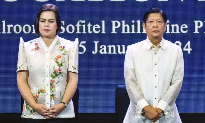 Tổng thống Philippines Ferdinand Marcos Jr. (phải) và cấp phó Sara Duterte tại một sự kiện ở thủ đô Manila tháng 1/2024. Ảnh: IC
