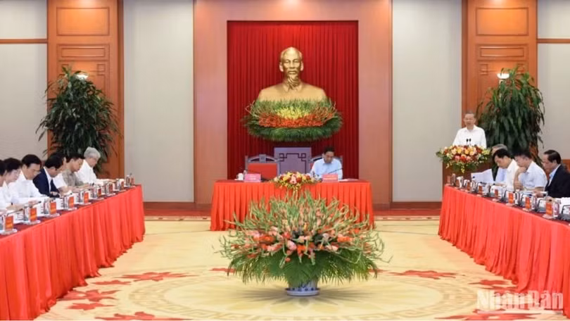 screenshot-2024-11-13-at-21-33-32-tiep-tuc-hoan-thien-nang-tam-du-thao-bao-cao-kinh-te-xa-hoi-voi-ham-luong-tri-tue-va-tinh-thuc-tien-cao.png