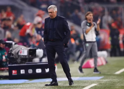 ancelotti bi bayern sa thai lat mat phan do