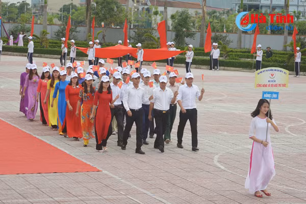 soi noi le khai mac dai hoi the duc the thao thi xa hong linh