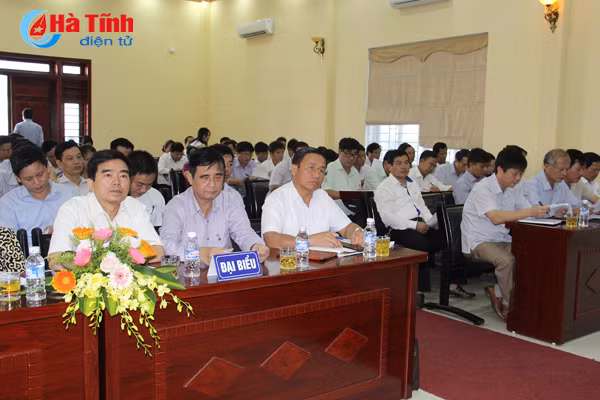 khach quan dan chu trong quy hoach luan chuyen bo nhiem can bo