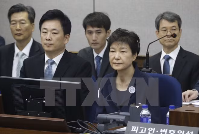 co quan cong to xin gia han thoi gian tam giu ba park geun hye