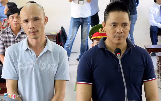 Hai bị cáo Trần Anh Thuận (trái) và Nguyễn Trọng Phương. Ảnh: Hoàng Lam. hoan phien xu ke de doa chu tich bac ninh do vang nhan chung