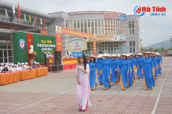 soi noi le khai mac dai hoi the duc the thao thi xa hong linh