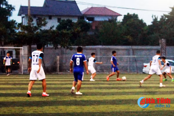 16 doi bong tranh tai cup phu quang 2017