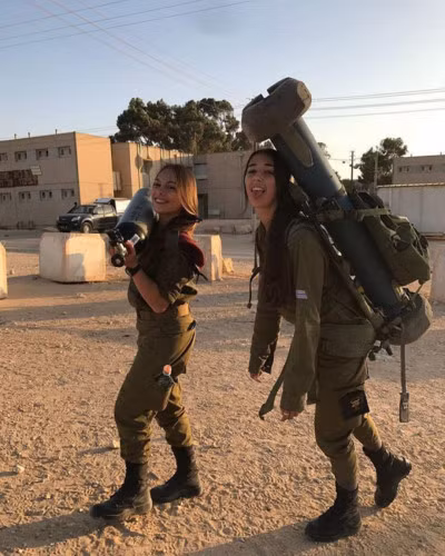 hinh anh ve dep goi cam cua cac nu quan nhan israel