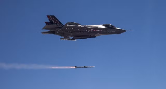 100 tang hinh co f 35 co nguy co ve huu du chua mot lan xuat kich