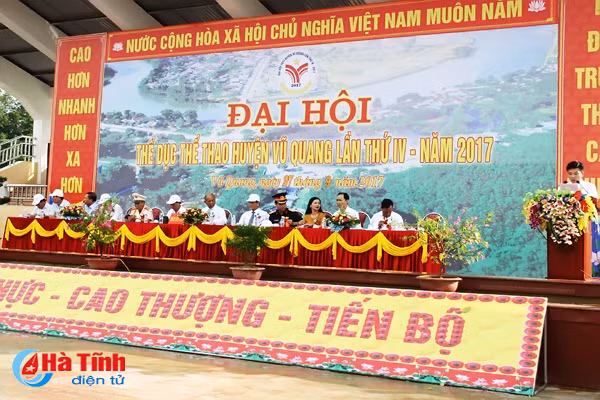 tung bung khai hoi the duc the thao huyen vu quang
