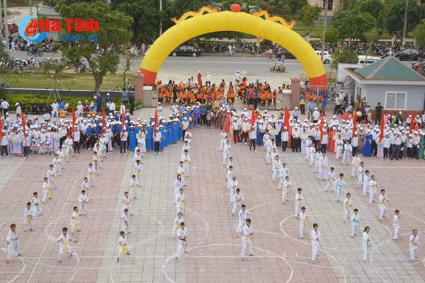 soi noi le khai mac dai hoi the duc the thao thi xa hong linh