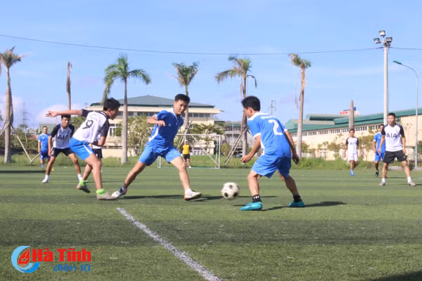 khoi kinh te ky thuat vo dich giai bong da can bo doan khoi ccq tinh
