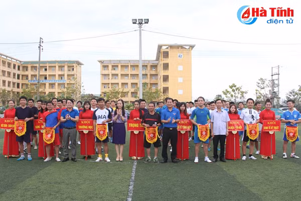 khoi kinh te ky thuat vo dich giai bong da can bo doan khoi ccq tinh
