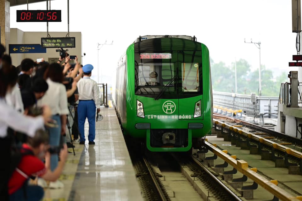 Chuyến tàu thương mại đầu tiên tuyến Cát Linh - Hà Đông