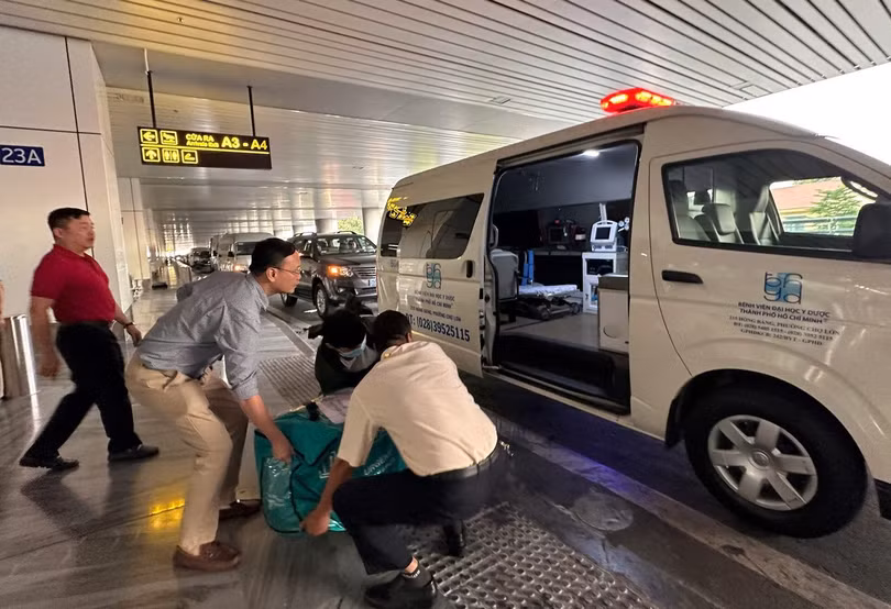 Trái tim người hiến tại Hà Nội được chuyển hỏa tốc vào TPHCM.