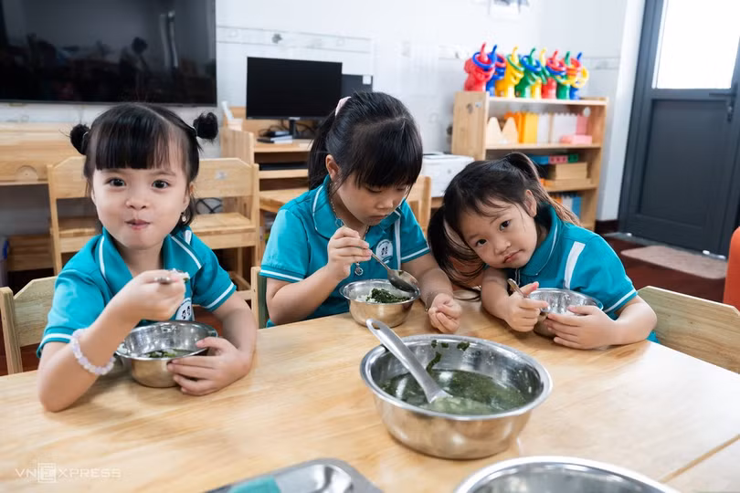Học sinh tại trường Mầm non Ánh Sao, phường Yên Sở, Hà Nội. Ảnh: Tùng Đinh