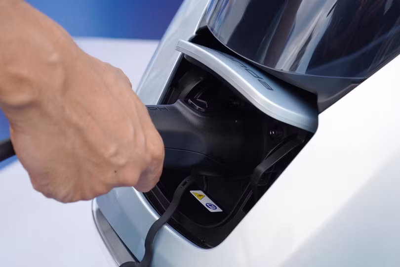 Người dùng Honda UC3 có duy nhất lựa chọn cắm sạc trực tiếp. Ảnh: Đan Thanh.