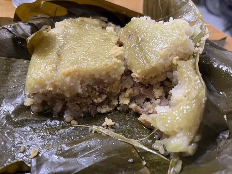 Bánh chưng bị nấm mốc thường chứa độc tố aflatoxin tấn công gan và làm tổn thương các biểu mô tế bào gan. Ảnh: Diệu Thuần