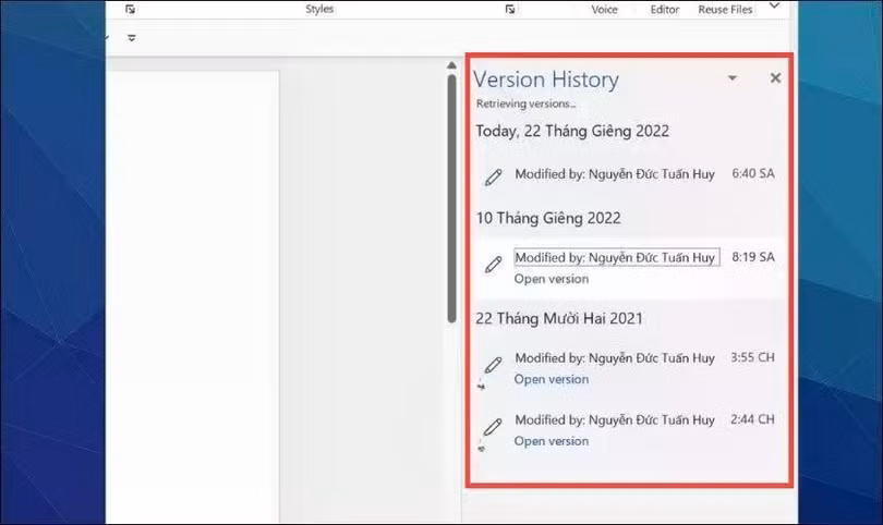 Word sẽ hiển thị lịch sử các phiên bản đã được lưu trước đó.