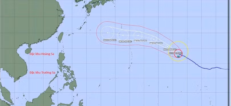 Hướng di chuyển của siêu bão Dolphin trong sáng 31/7 (Ảnh: NCHMF).