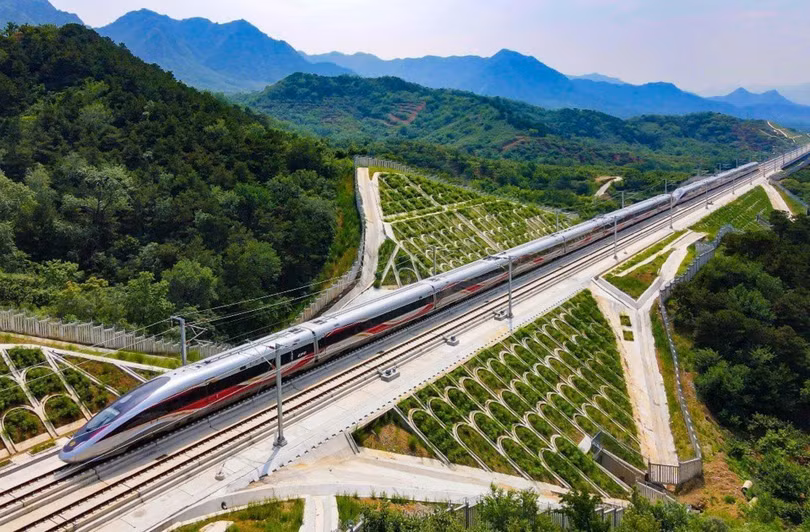 Bộ Xây dựng đổi tên đường sắt tốc độ cao Bắc - Nam, Bộ thành “đường sắt tốc độ cao trên trục Bắc - Nam”. Ảnh minh họa: People’s Daily Online.