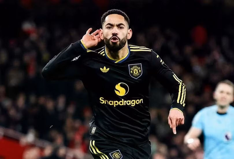 MU lần đầu thắng Arsenal trên sân khách tại Premier League sau 9 năm.