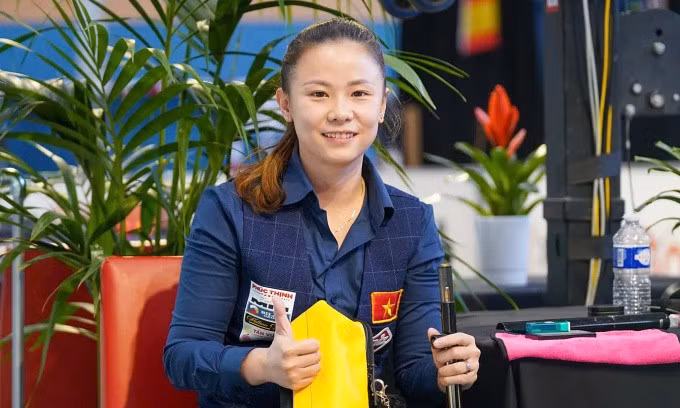 Yến Nhi trong trận tứ kết carom 3 băng nữ thế giới tại Pháp ngày 11/9/2024. Ảnh: Lifetime