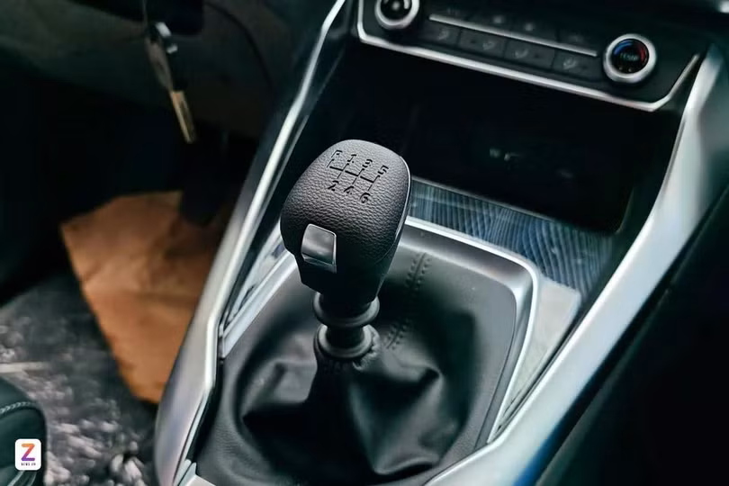 MG G50 là một trong những mẫu xe hiếm hoi tại Việt Nam có tùy chọn số sàn. Ảnh: Đan Thanh.