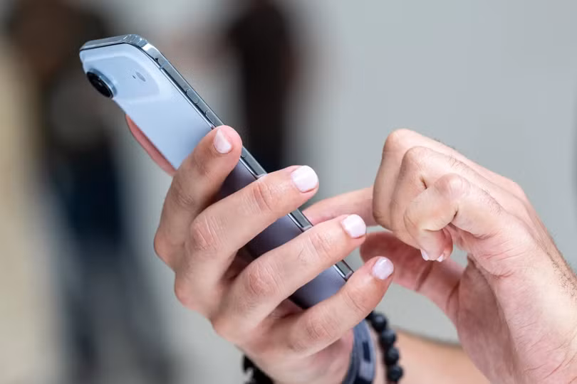 iPhone 18 nhiều khả năng ra mắt đầu năm sau cùng bản nâng cấp của iPhone Air (ảnh). Ảnh: Bloomberg.