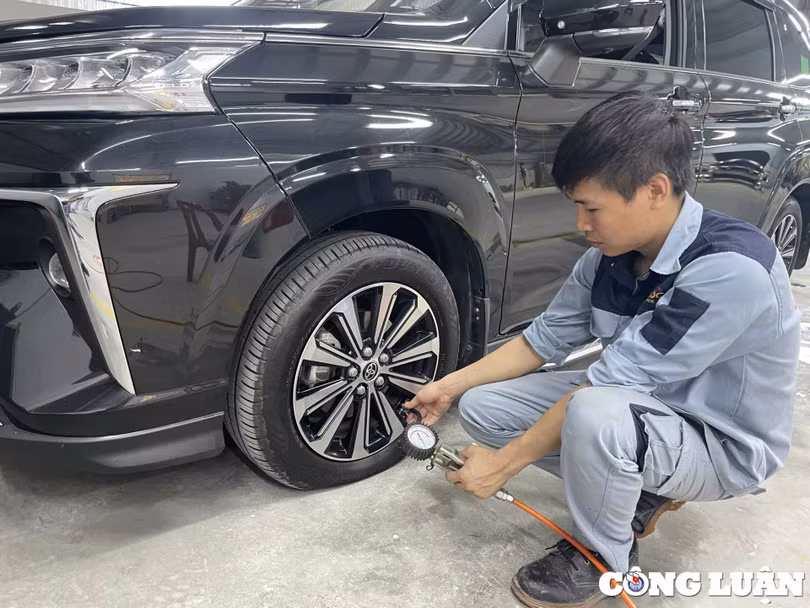 Hãy kiểm tra lốp xe trước mỗi chuyến đi dài, giúp bạn có một chuyến đi an toàn hơn.