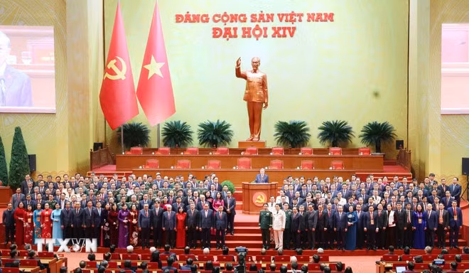 Ban Chấp hành Trung ương Đảng khóa XIV ra mắt Đại hội. (Ảnh: TTXVN)