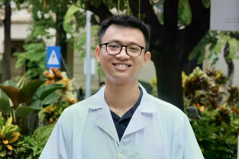 Phạm Quang Minh là thủ khoa kỳ thi tuyển bác sĩ nội trú, ngành Răng Hàm Mặt trường Đại học Y Hà Nội, năm 2026. Ảnh: Ngọc Bích.