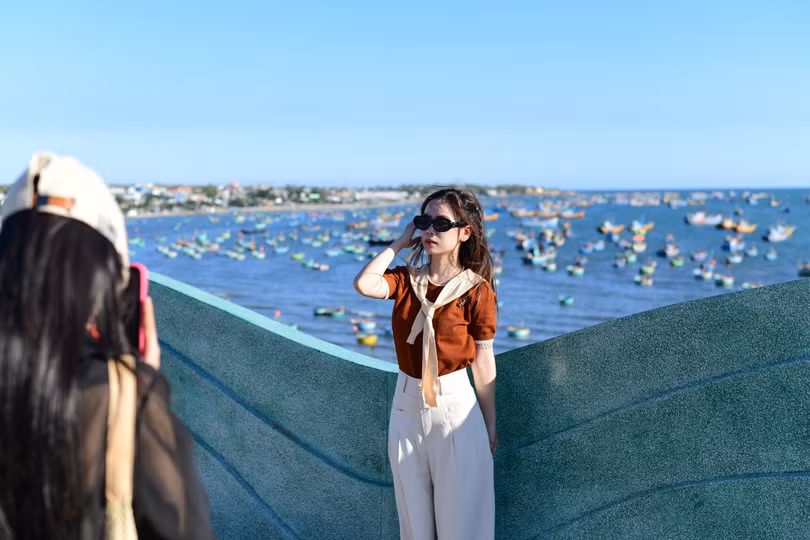 Các điểm đến gần, di chuyển bằng ôtô được nhiều người lựa chọn khi du lịch trong nước. Ảnh: Linh Huỳnh.