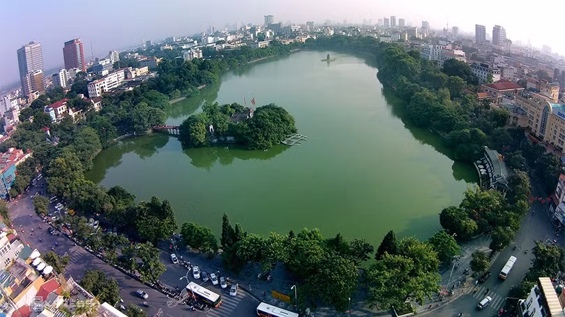 Hồ Gươm thuộc phường Hoàn Kiếm, Hà Nội, tháng 6/2020. Ảnh: Giang Huy