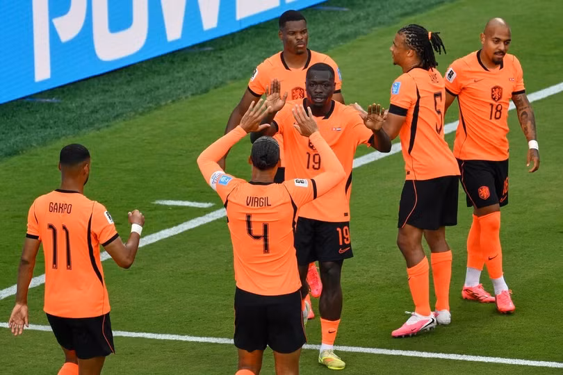 Brian Brobbey (19) ăn mừng bàn thứ hai cùng Virgil van Dijk (4) và các đồng đội trong trận Hà Lan gặp Tunisia ở bảng F World Cup 2026 tại Kansas City, bang Missouri ngày 25/6. Ảnh: AP