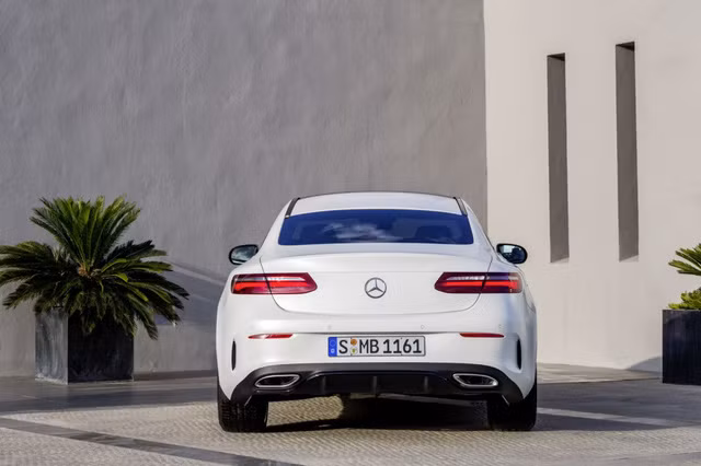 mercedes benz chinh thuc gioi thieu e class coupe moi