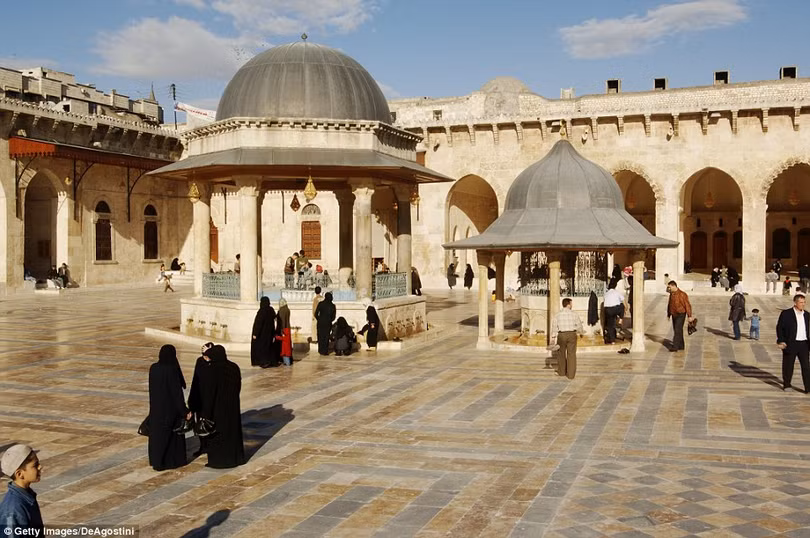 photo xot xa canh thanh duong nghin nam tuoi o aleppo tan hoang ngay tro ve