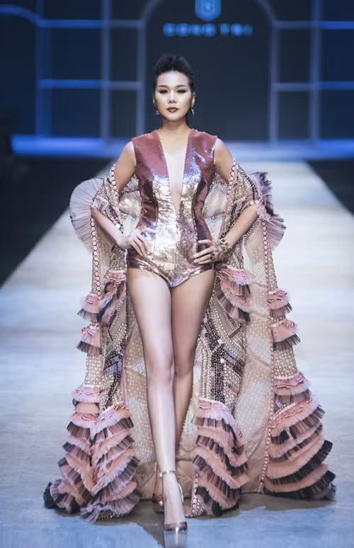 10 man catwalk an tuong cua thoi trang viet 2016