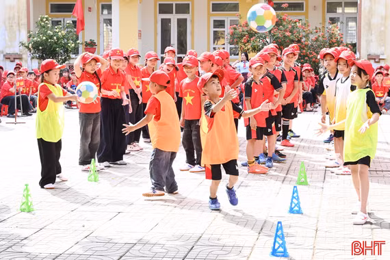 Ra mắt câu lạc bộ thể thao vì môi trường học đường an toàn, bình đẳng