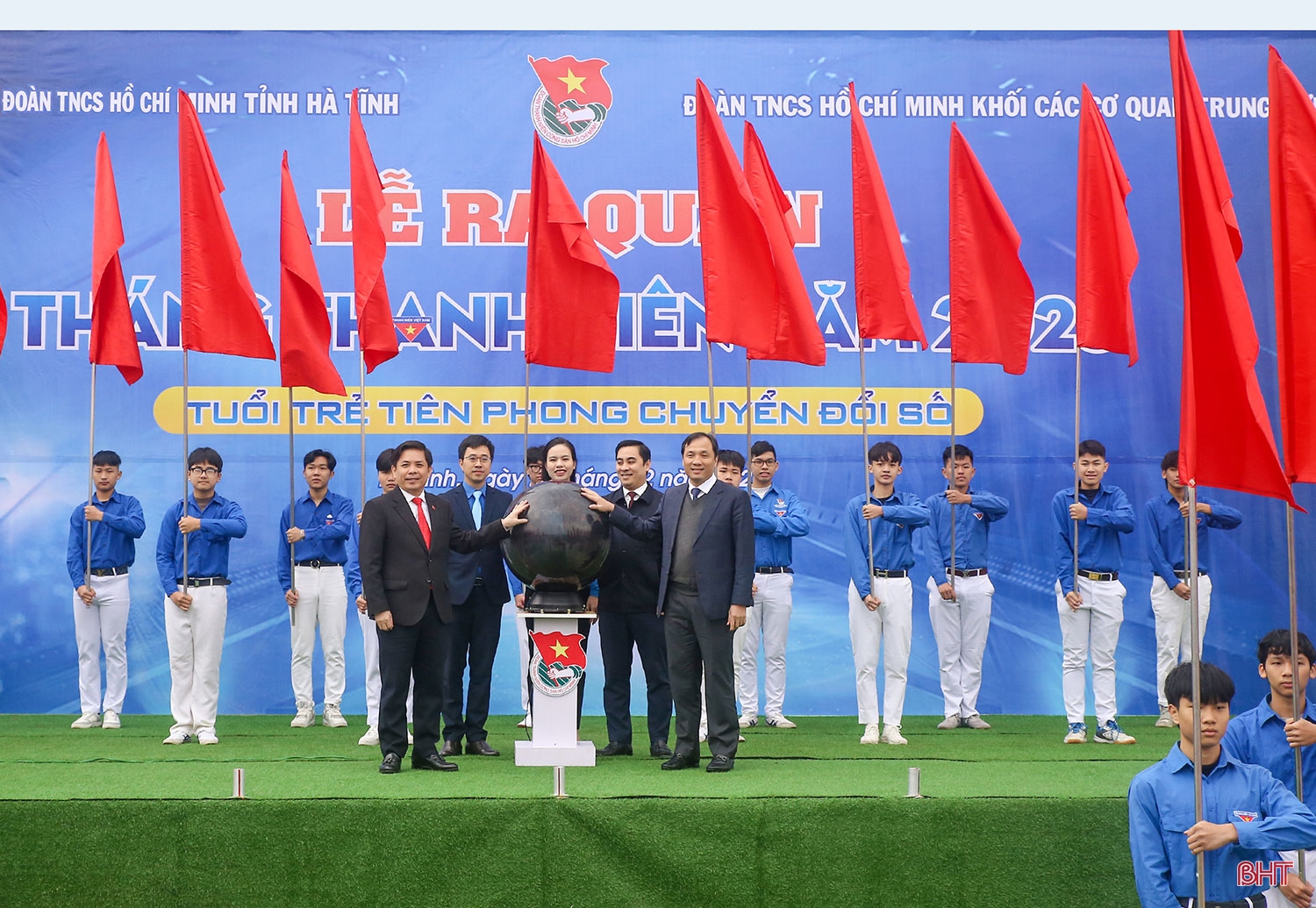 Tuổi trẻ chẳng hai lần thắm lại!