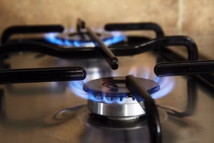 Làm gì khi bị ngộ độc khí gas?