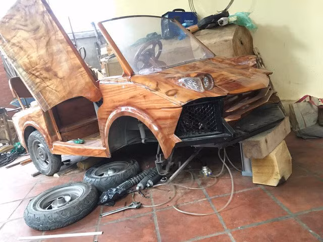 Ngắm “siêu xe” Lamborghini bằng gỗ độc đáo giá 20 triệu của 9x Hà Nội