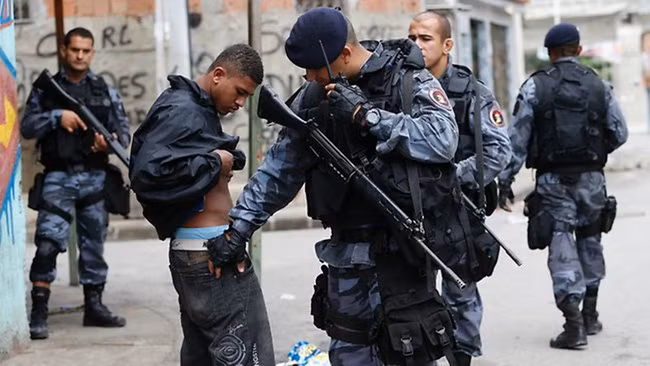 Brazil: Bắt giữ 1.000 tội phạm liên quan đến phụ nữ